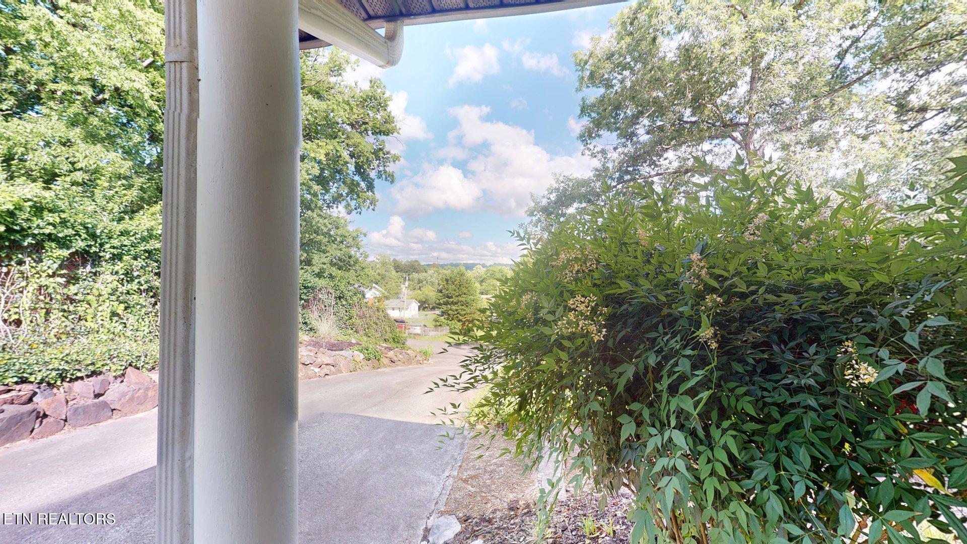 2815 Thomas Drive