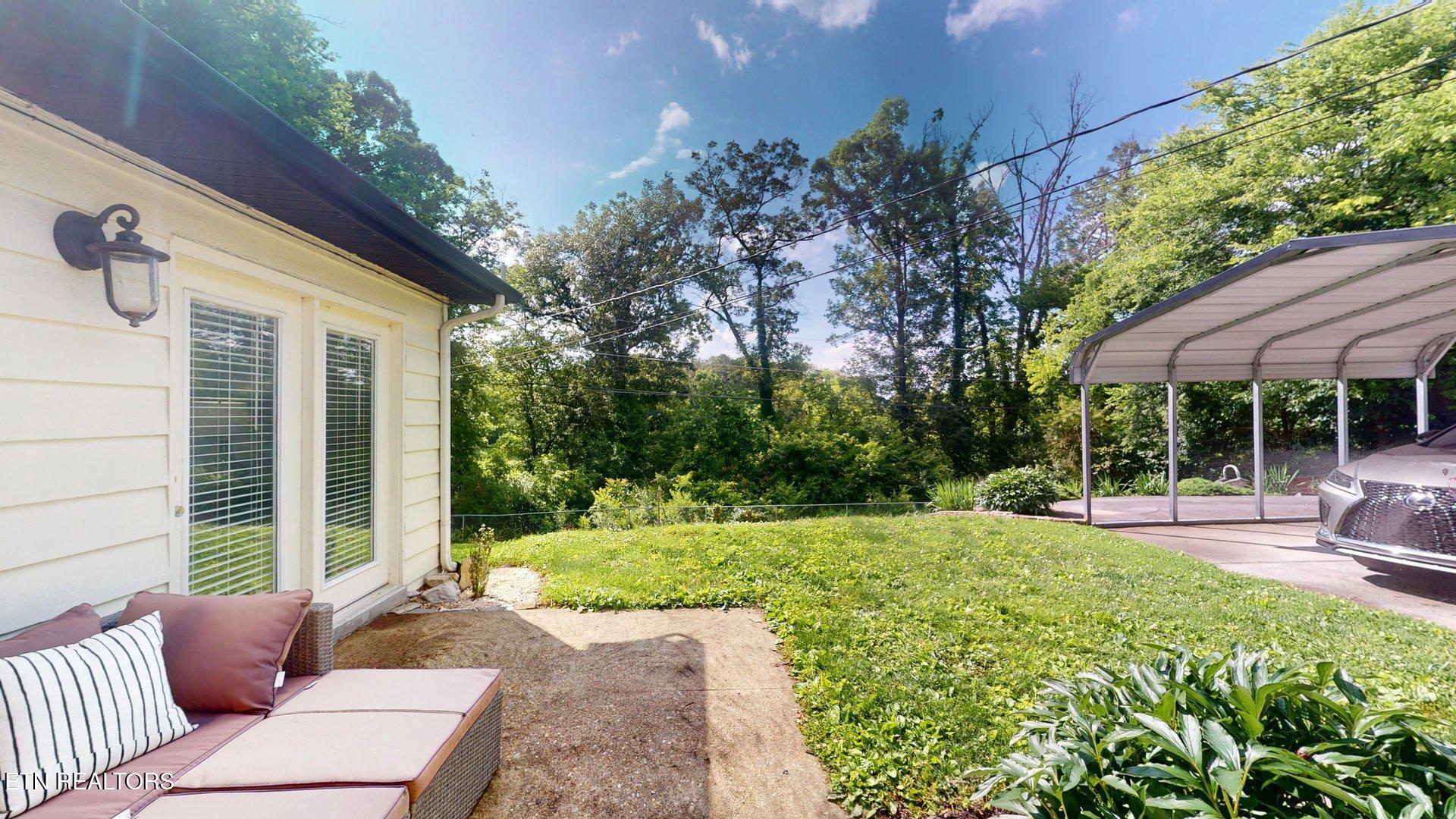 2815 Thomas Drive