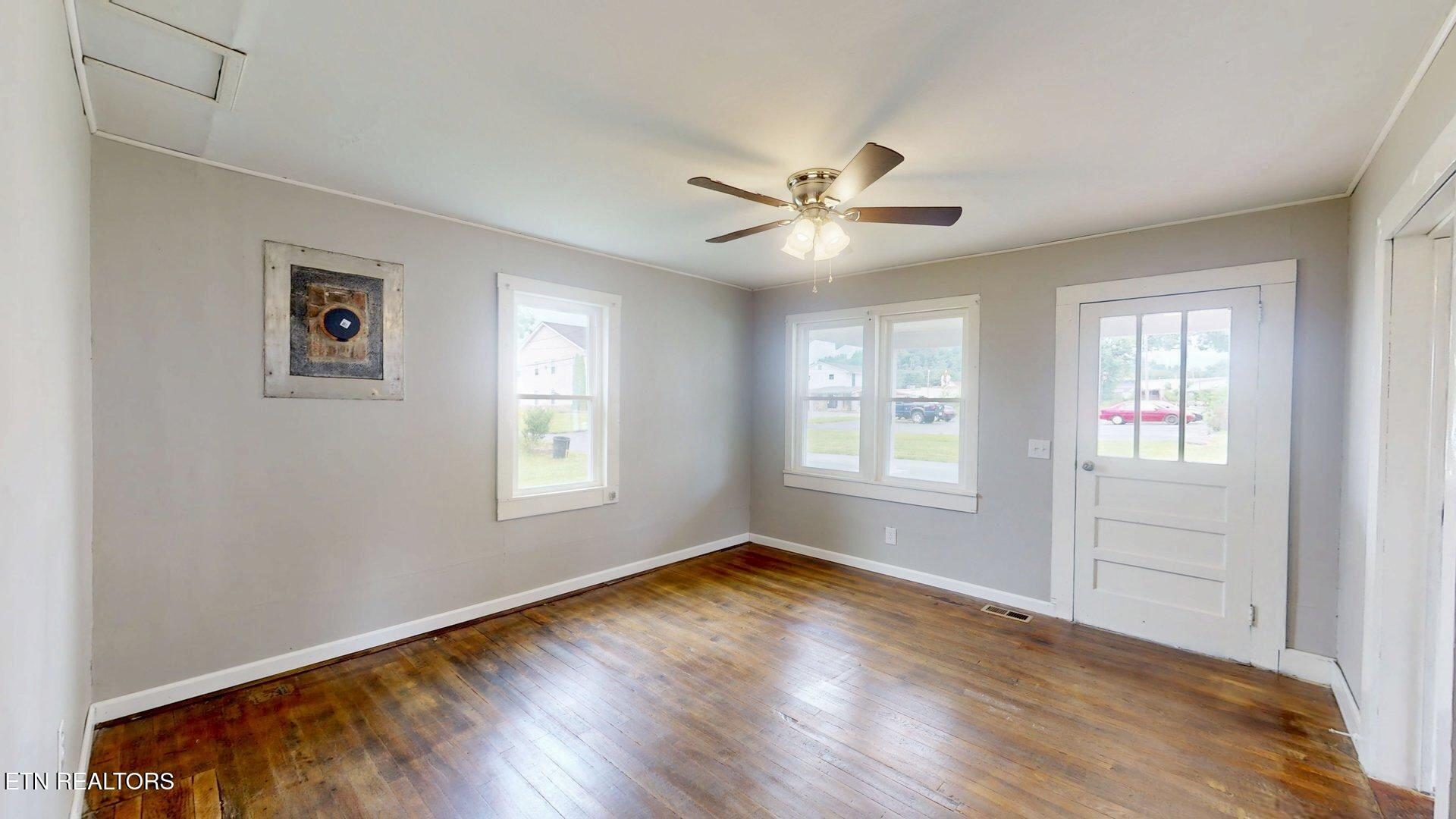 124 Mary St