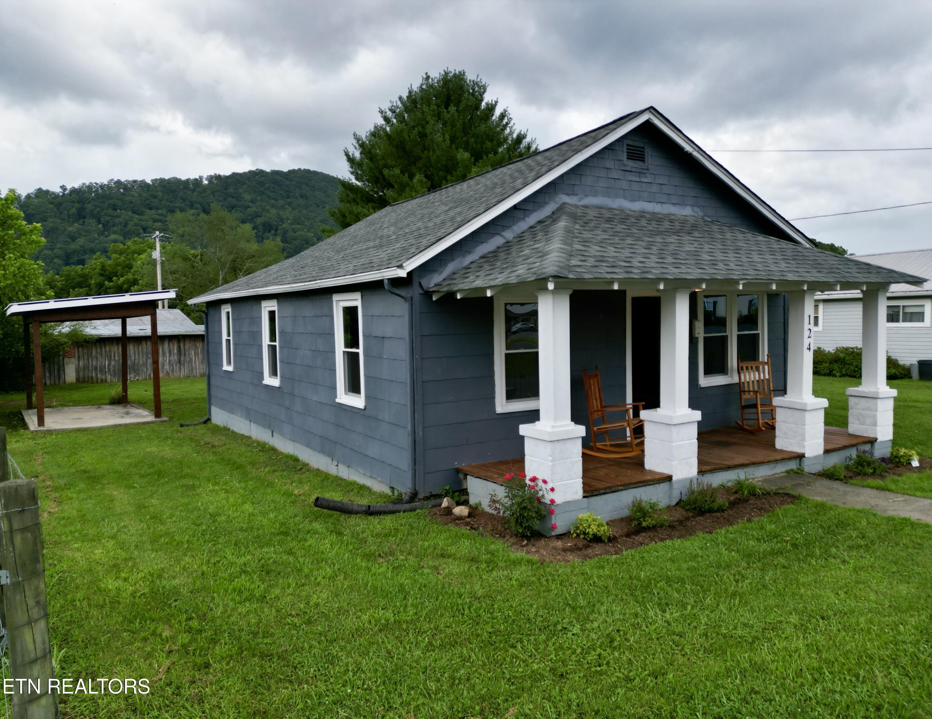 124 Mary St