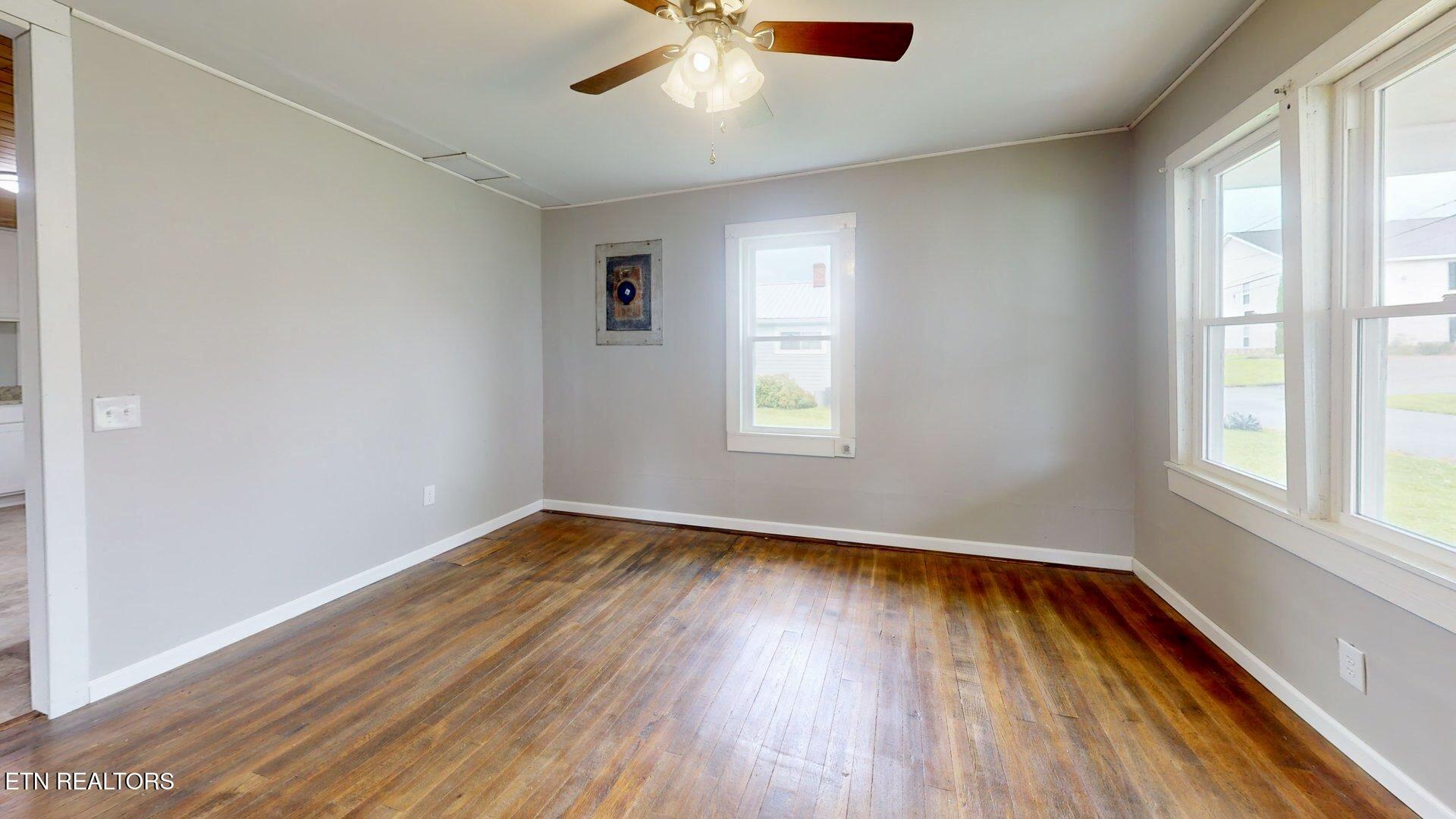 124 Mary St