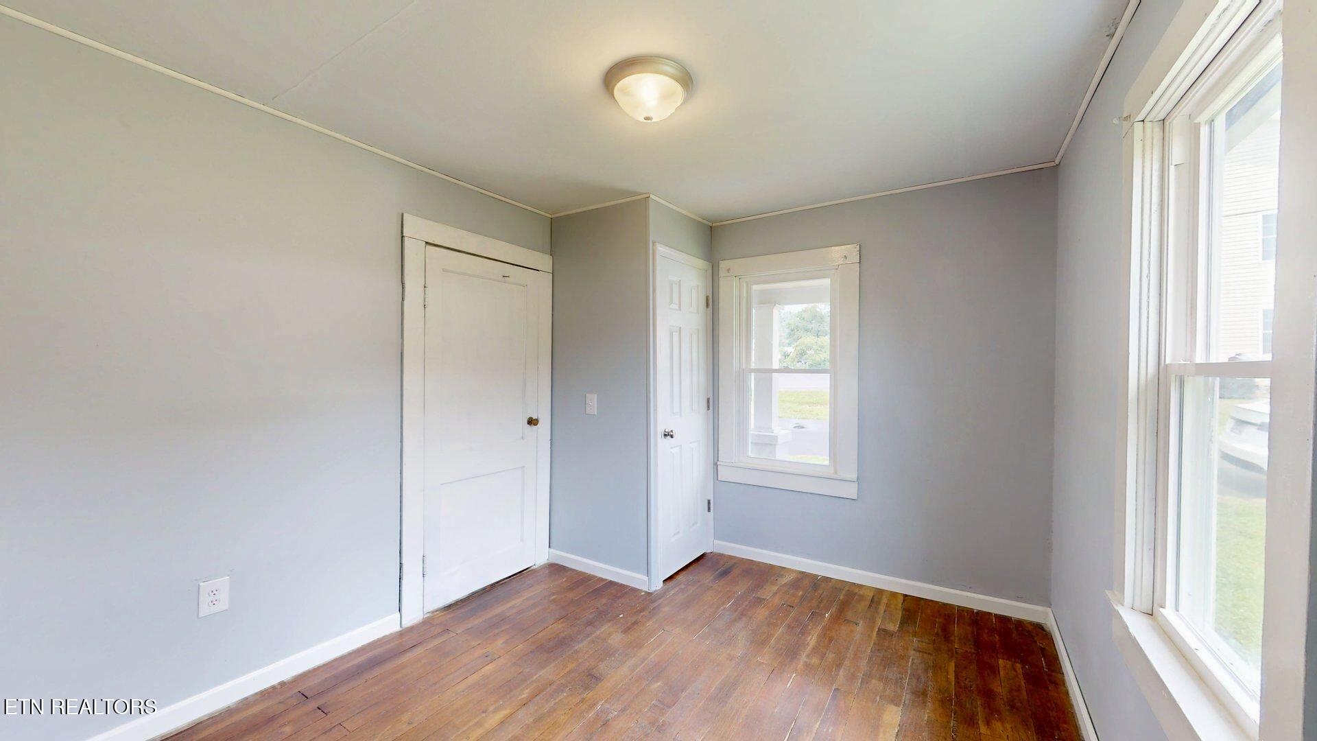 124 Mary St