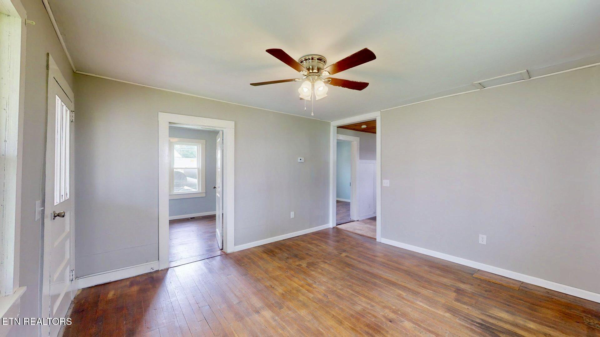 124 Mary St