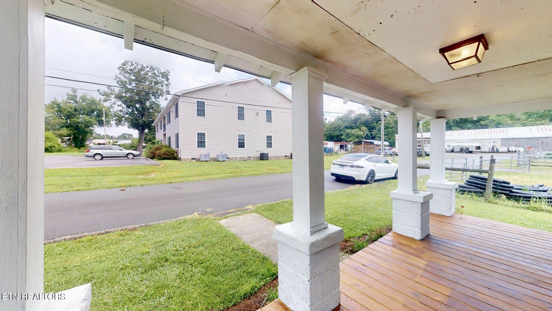 124 Mary St