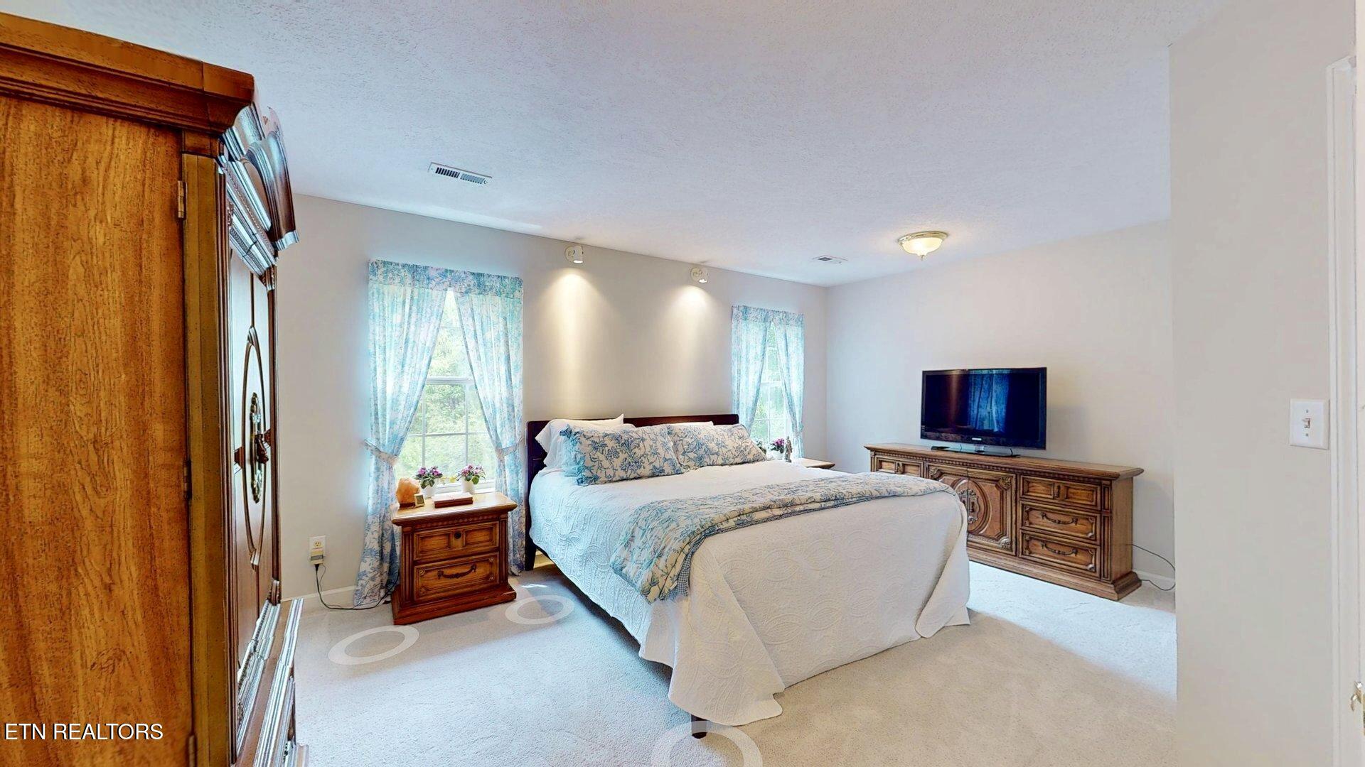 2202 Orchard Meade Lane