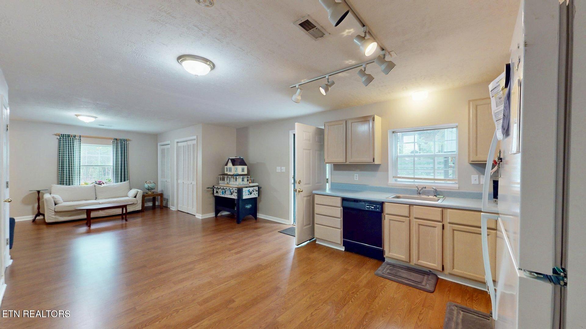 2202 Orchard Meade Lane