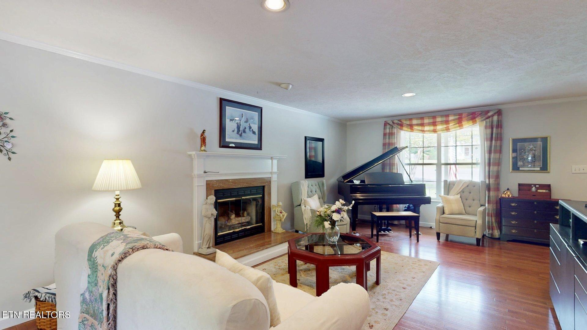 2202 Orchard Meade Lane