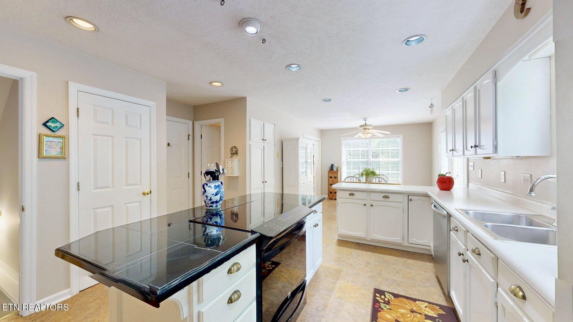 2202 Orchard Meade Lane