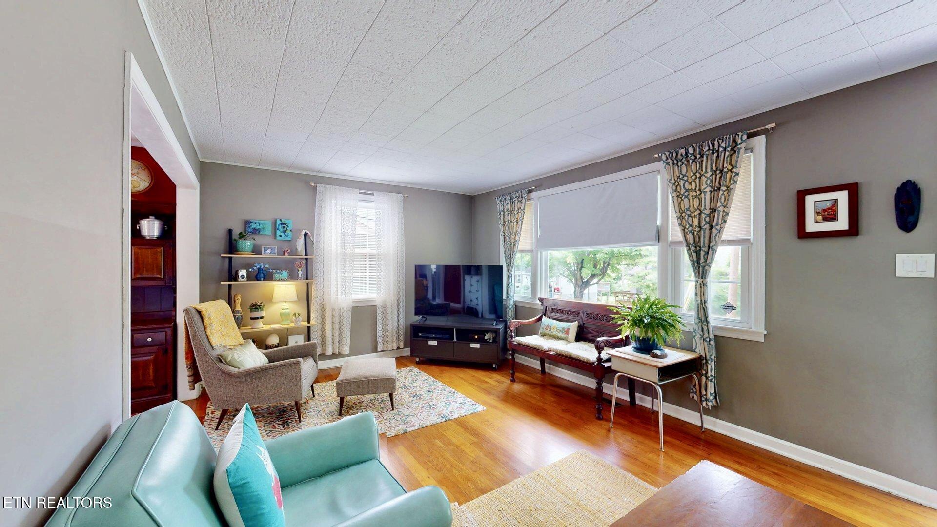 1936 Seymour Ave