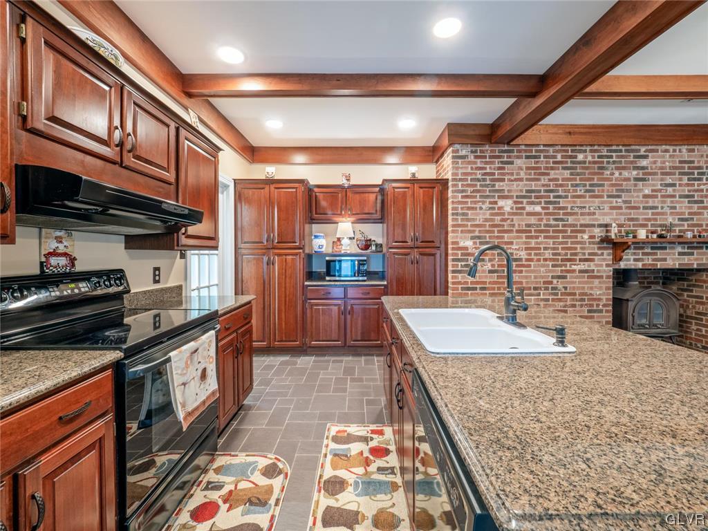 6445 Maple Hill Lane