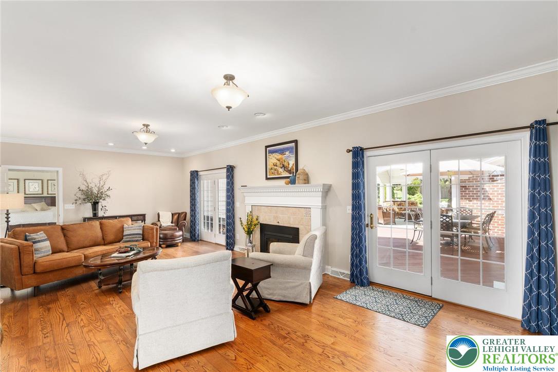 6480 Sweetbriar Lane