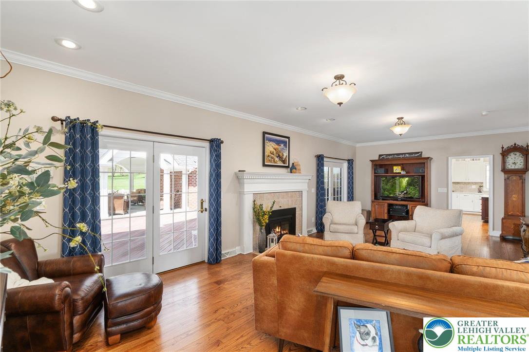 6480 Sweetbriar Lane