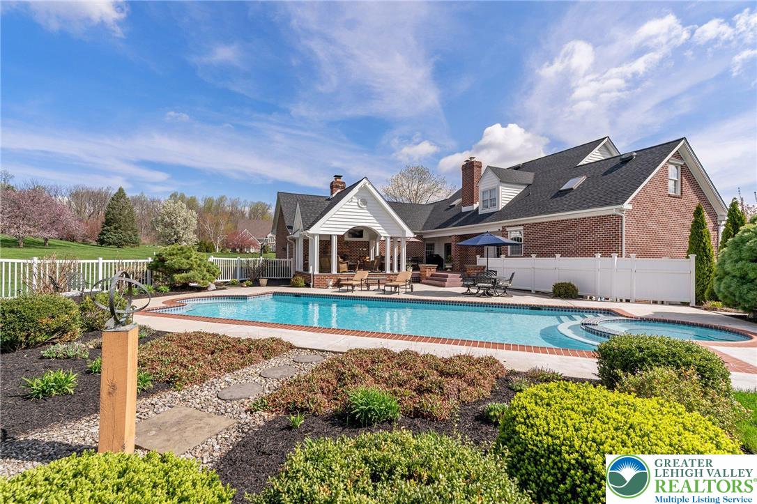 6480 Sweetbriar Lane