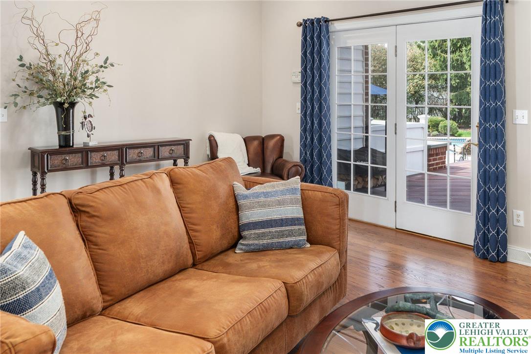 6480 Sweetbriar Lane