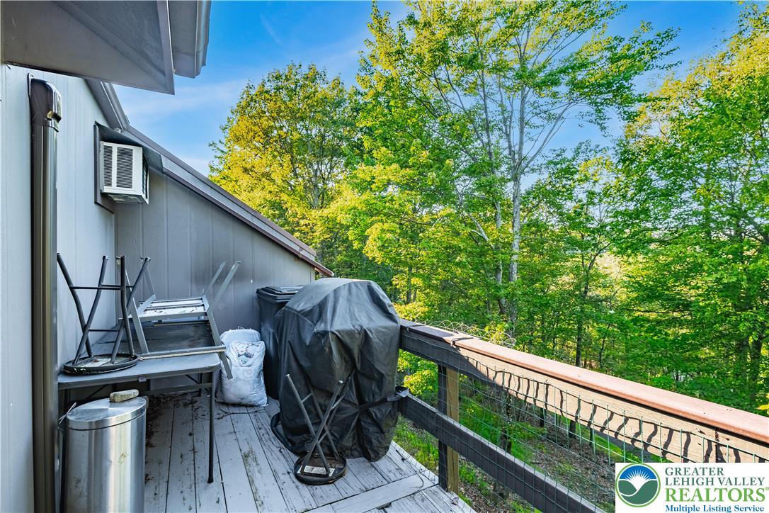 14 Middle Village Way