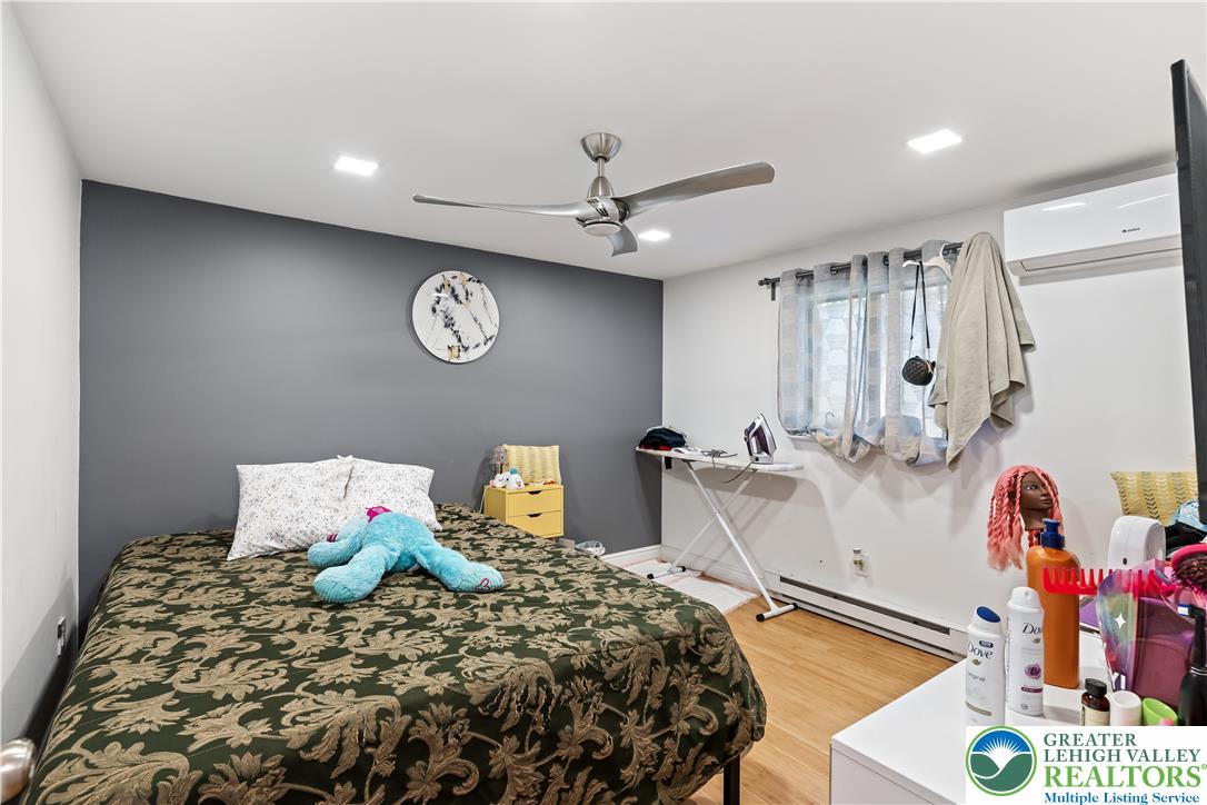 14 Middle Village Way