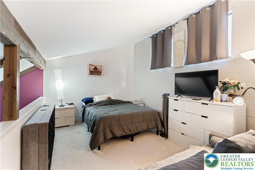 14 Middle Village Way