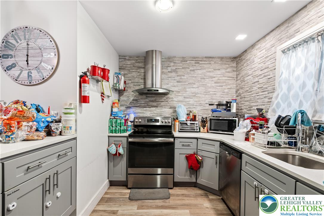 14 Middle Village Way