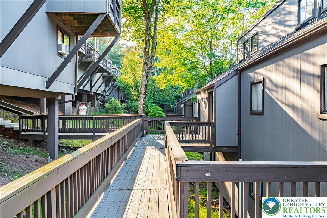 14 Middle Village Way