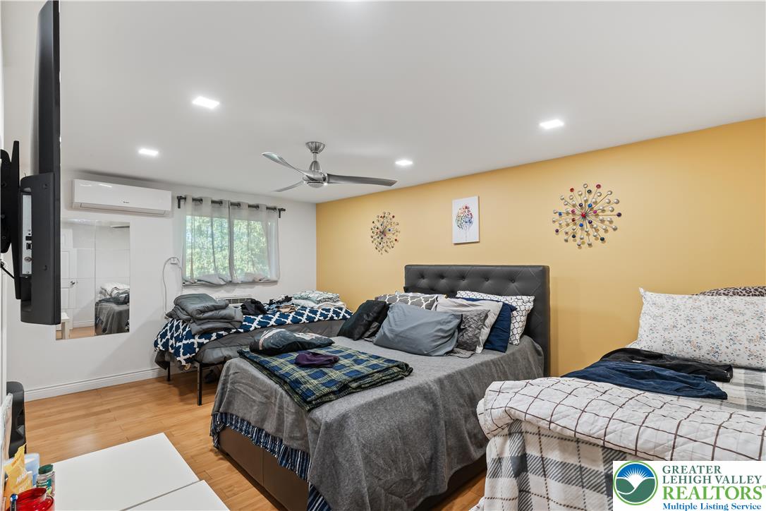 14 Middle Village Way