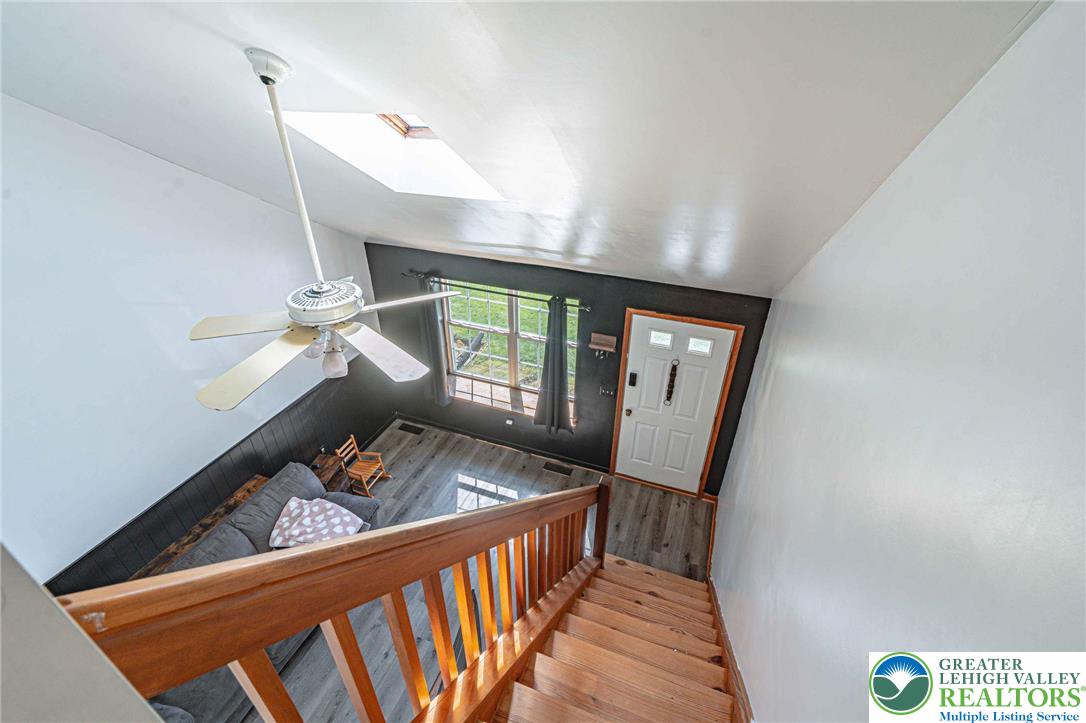 2725 Victoria Lane