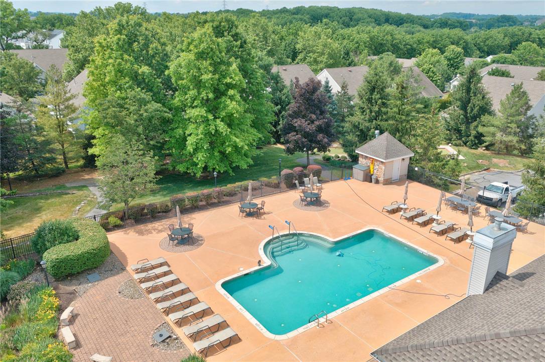 162 Glenmoor Circle North
