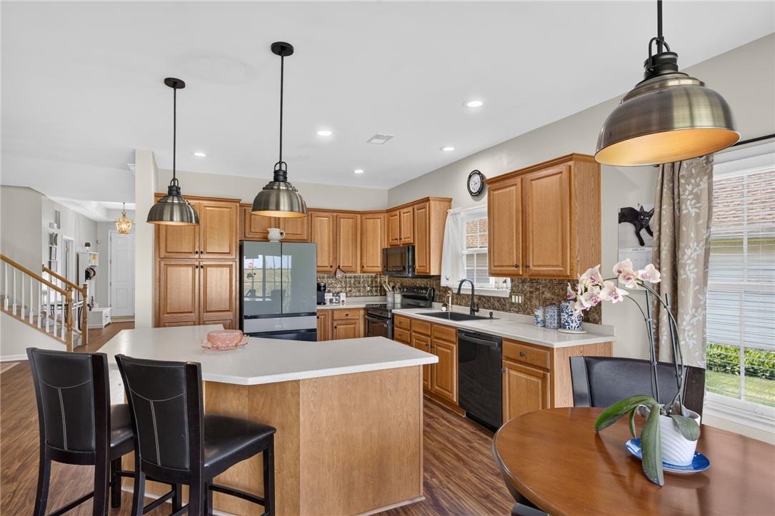 162 Glenmoor Circle North