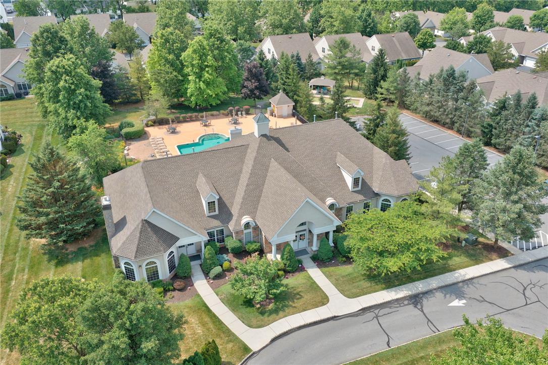 162 Glenmoor Circle North