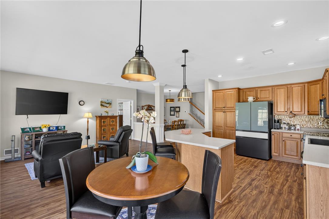 162 Glenmoor Circle North