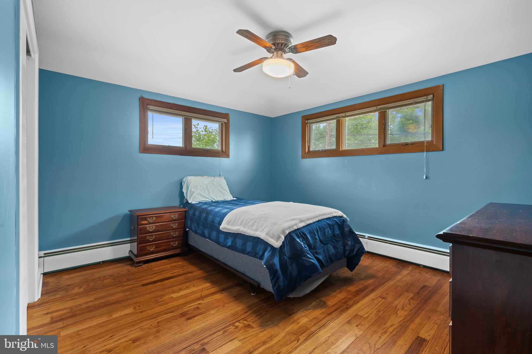 300 S 9TH STREET