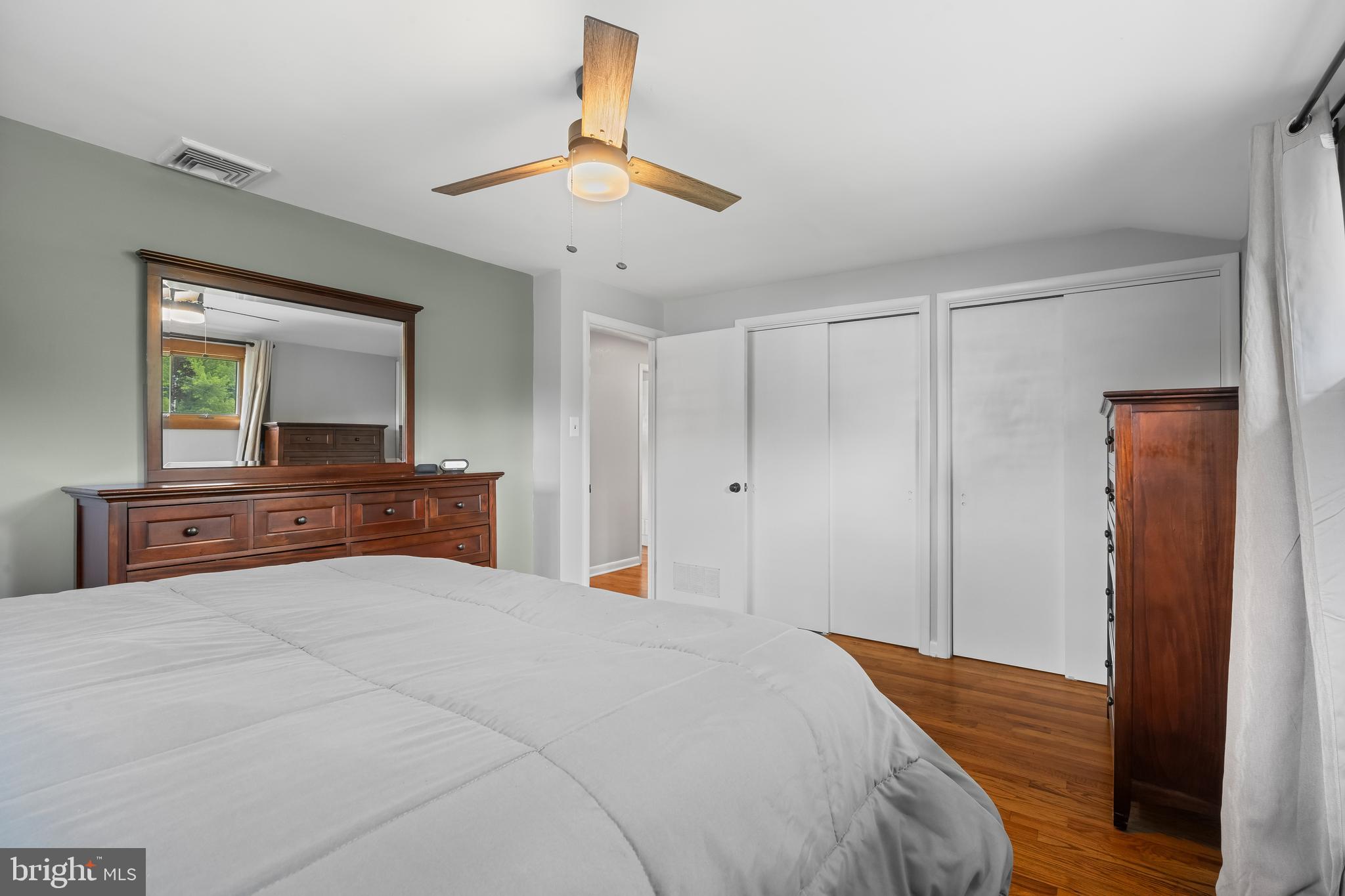 300 S 9TH STREET