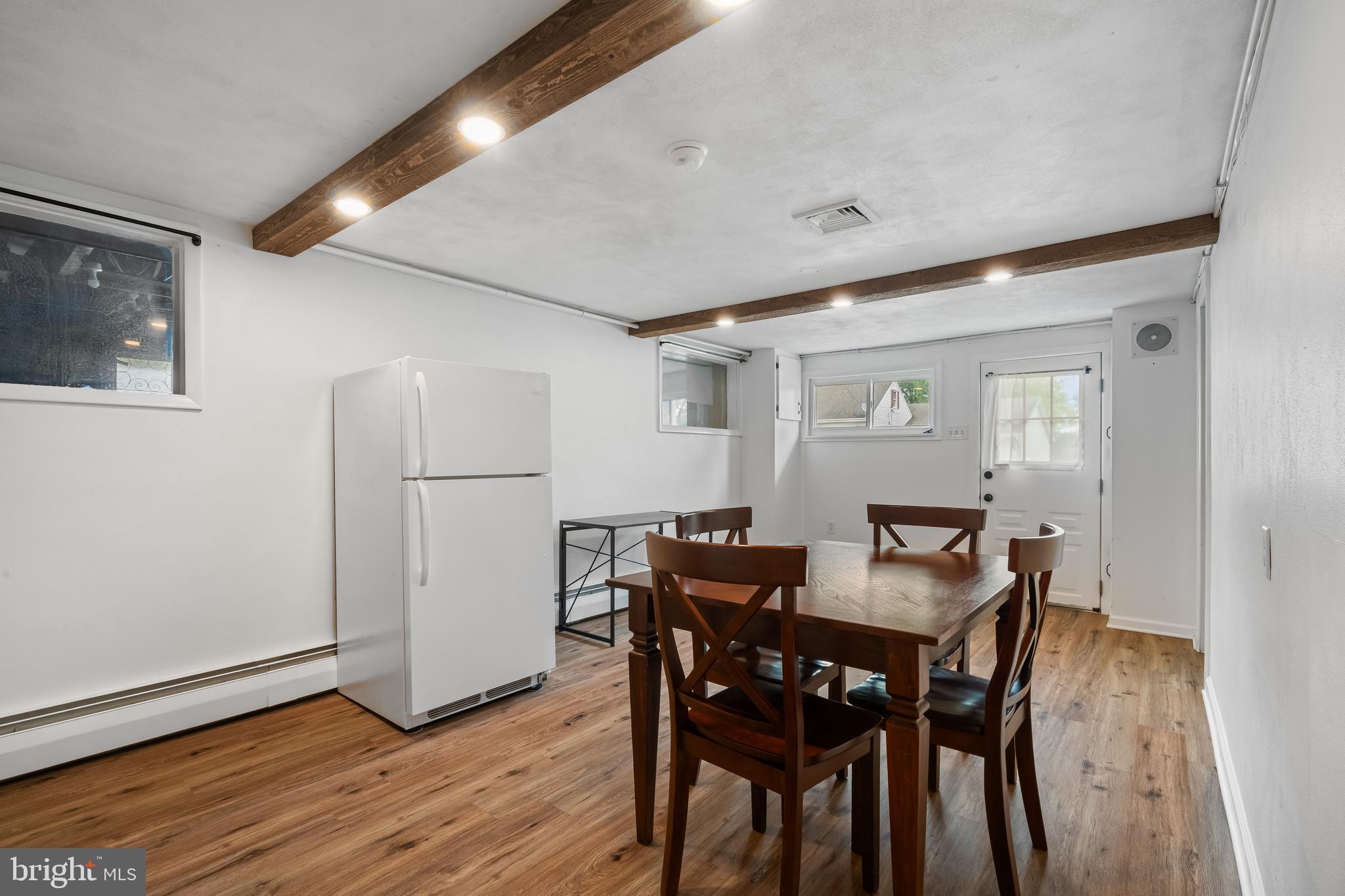 300 S 9TH STREET