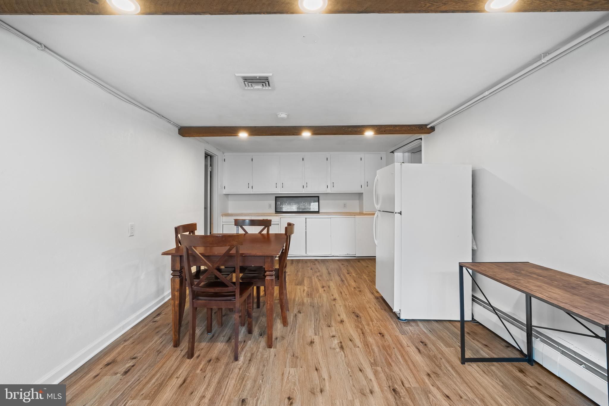 300 S 9TH STREET