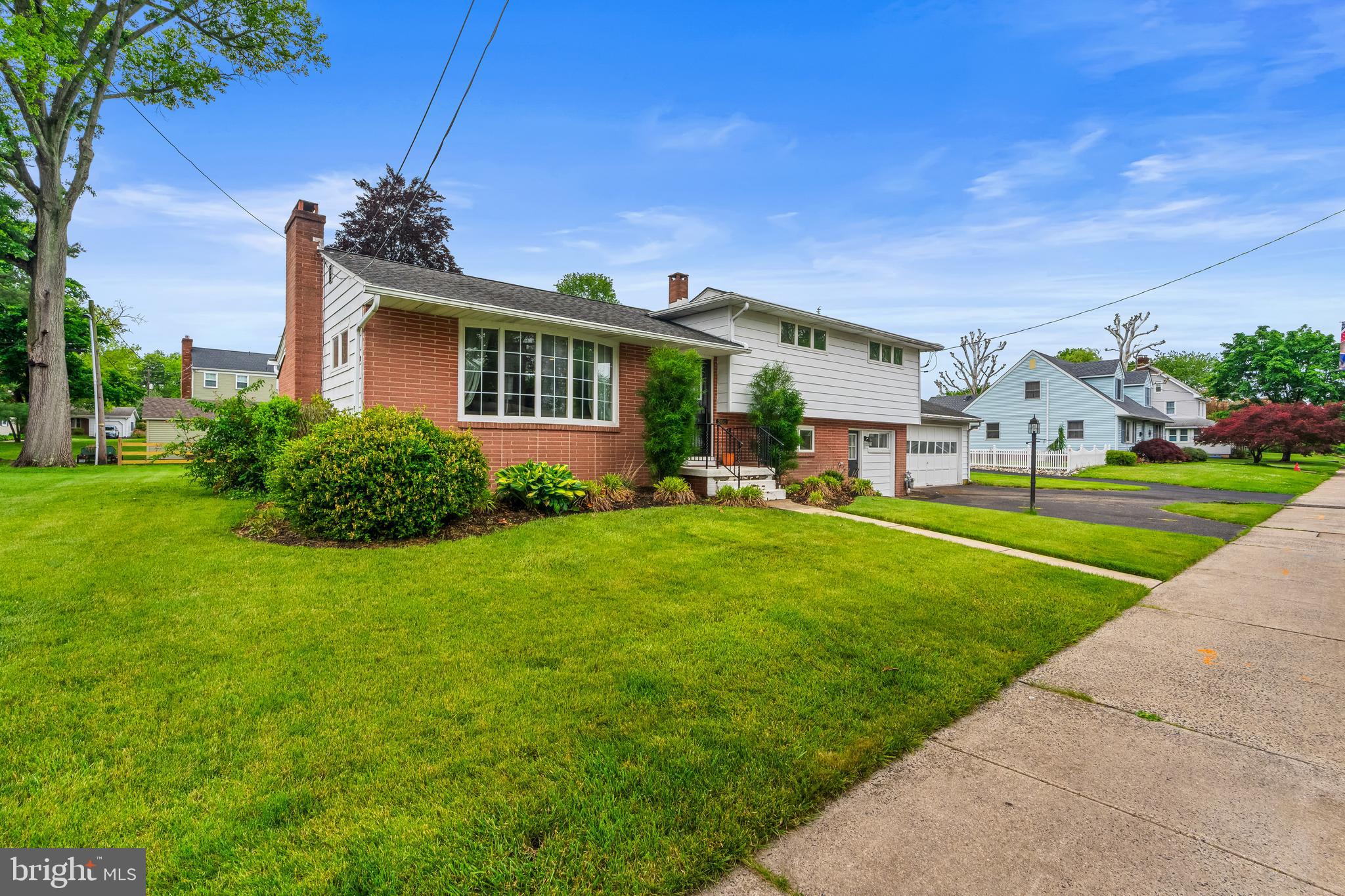 300 S 9TH STREET