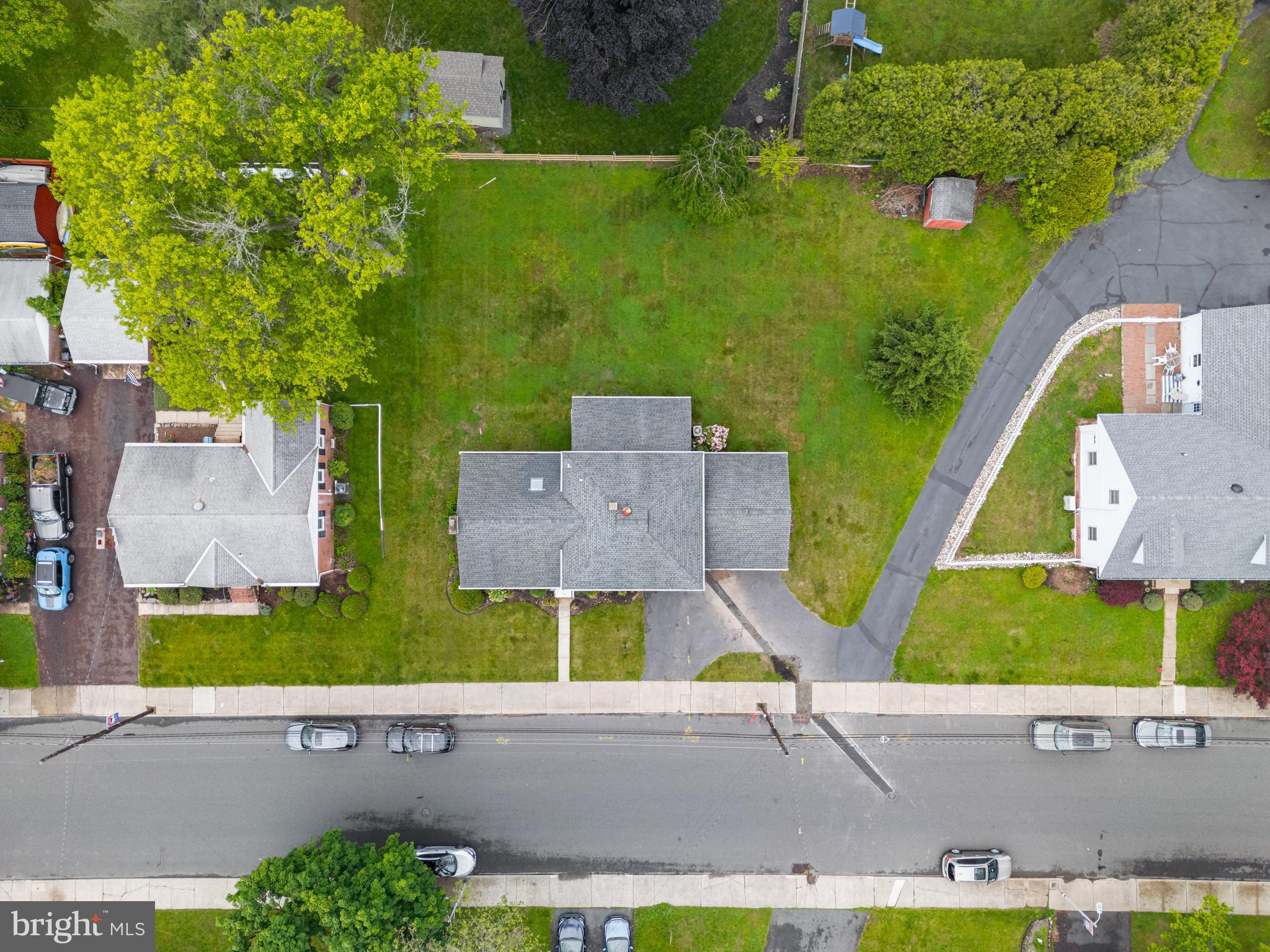 300 S 9TH STREET