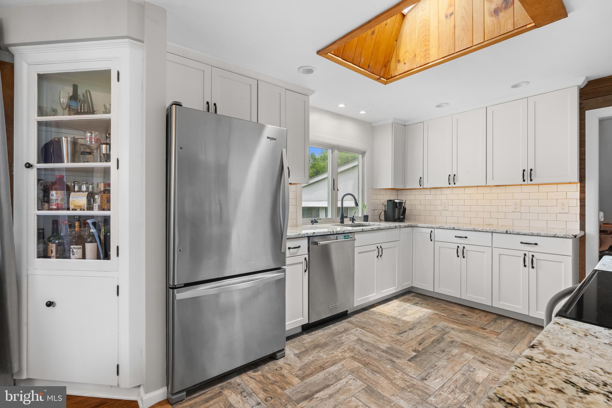 300 S 9TH STREET