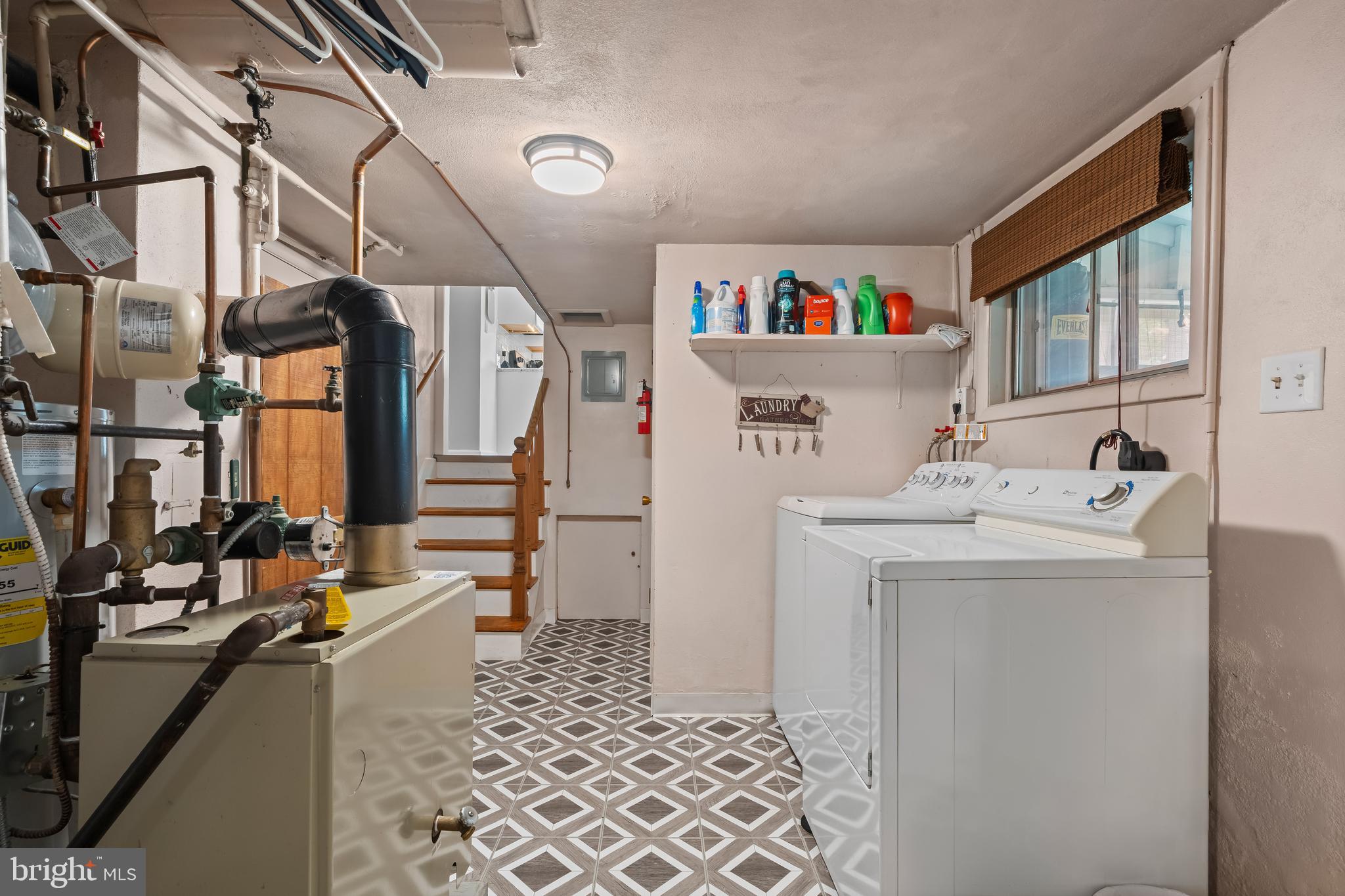 300 S 9TH STREET