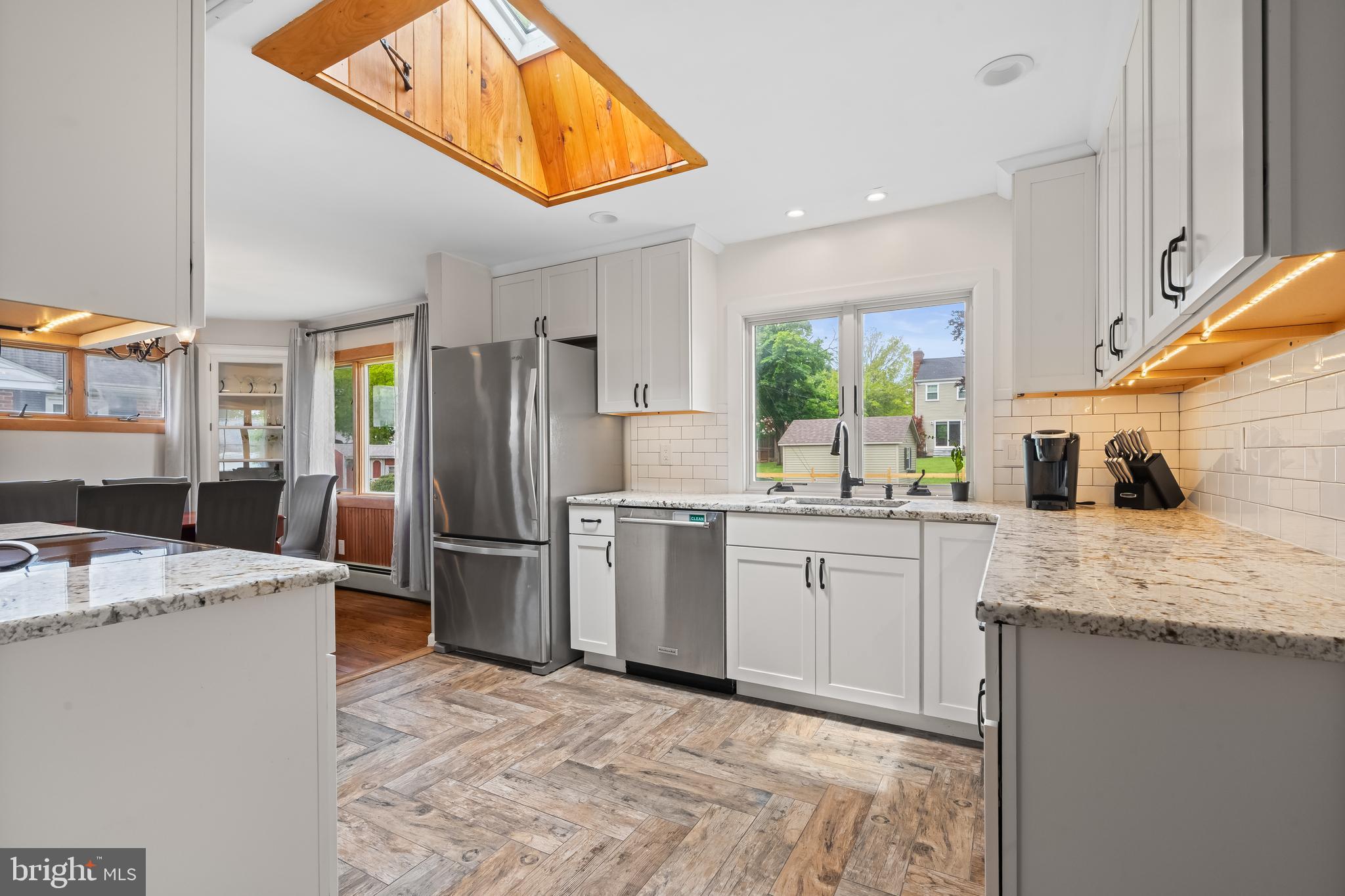 300 S 9TH STREET