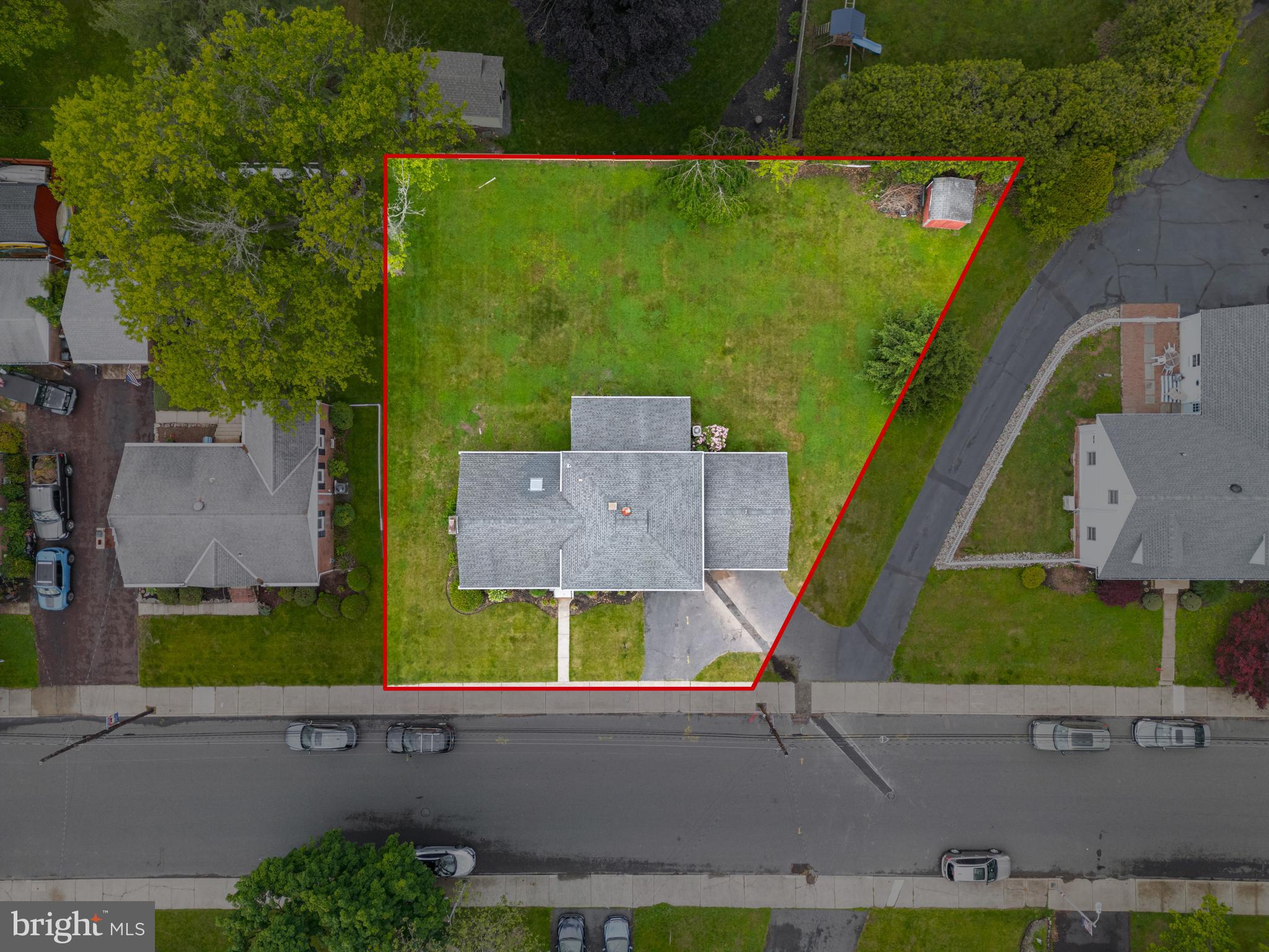 300 S 9TH STREET