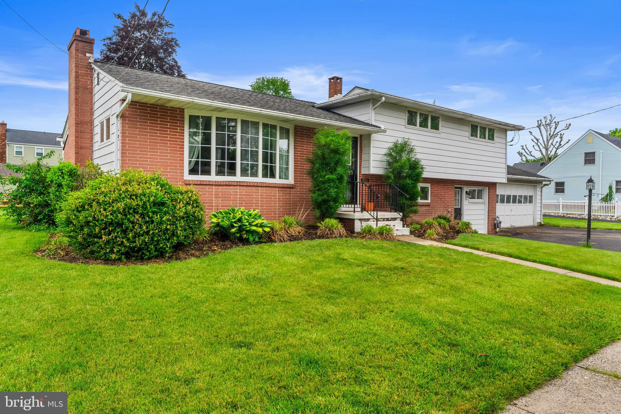 300 S 9TH STREET