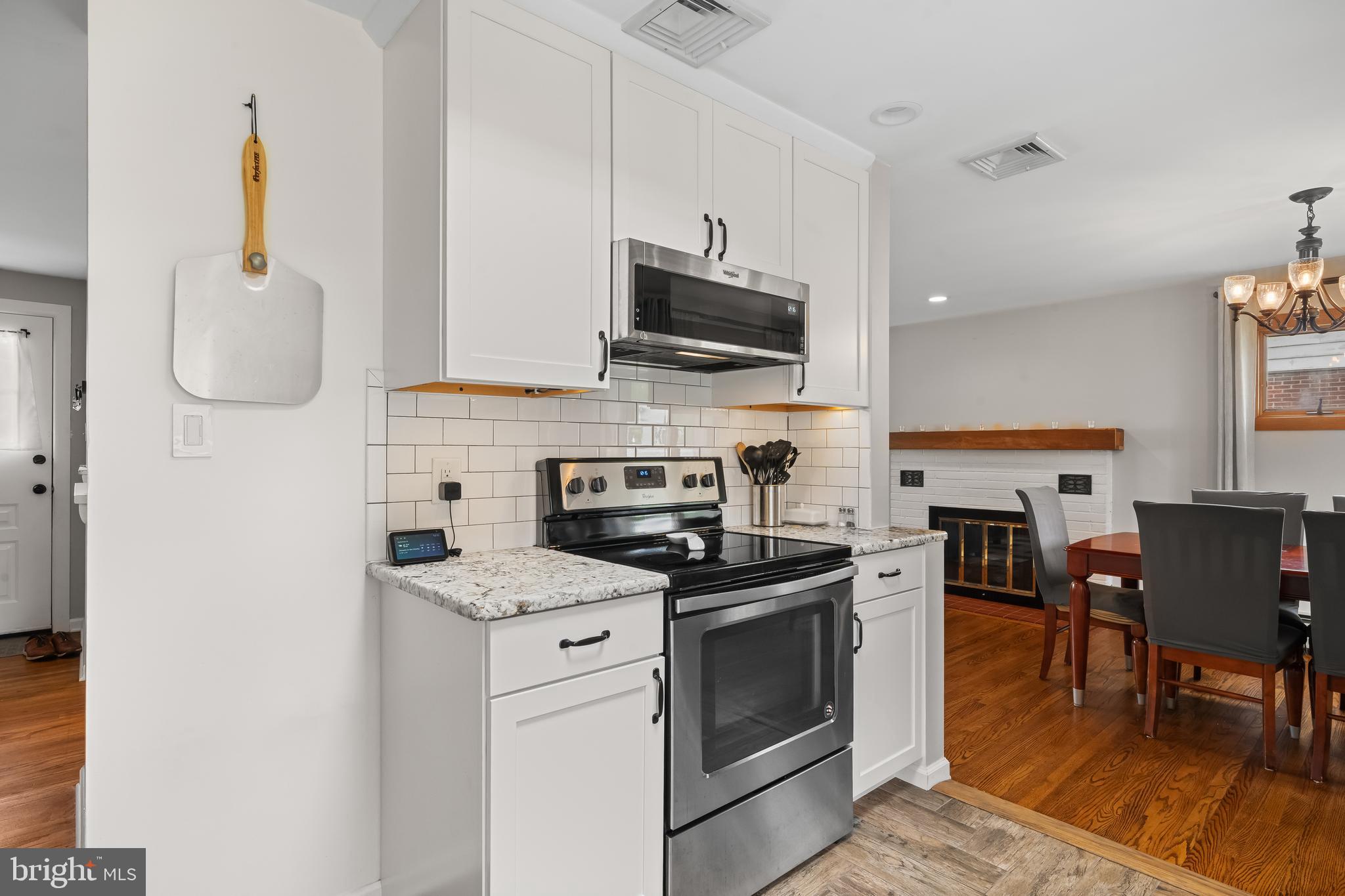 300 S 9TH STREET
