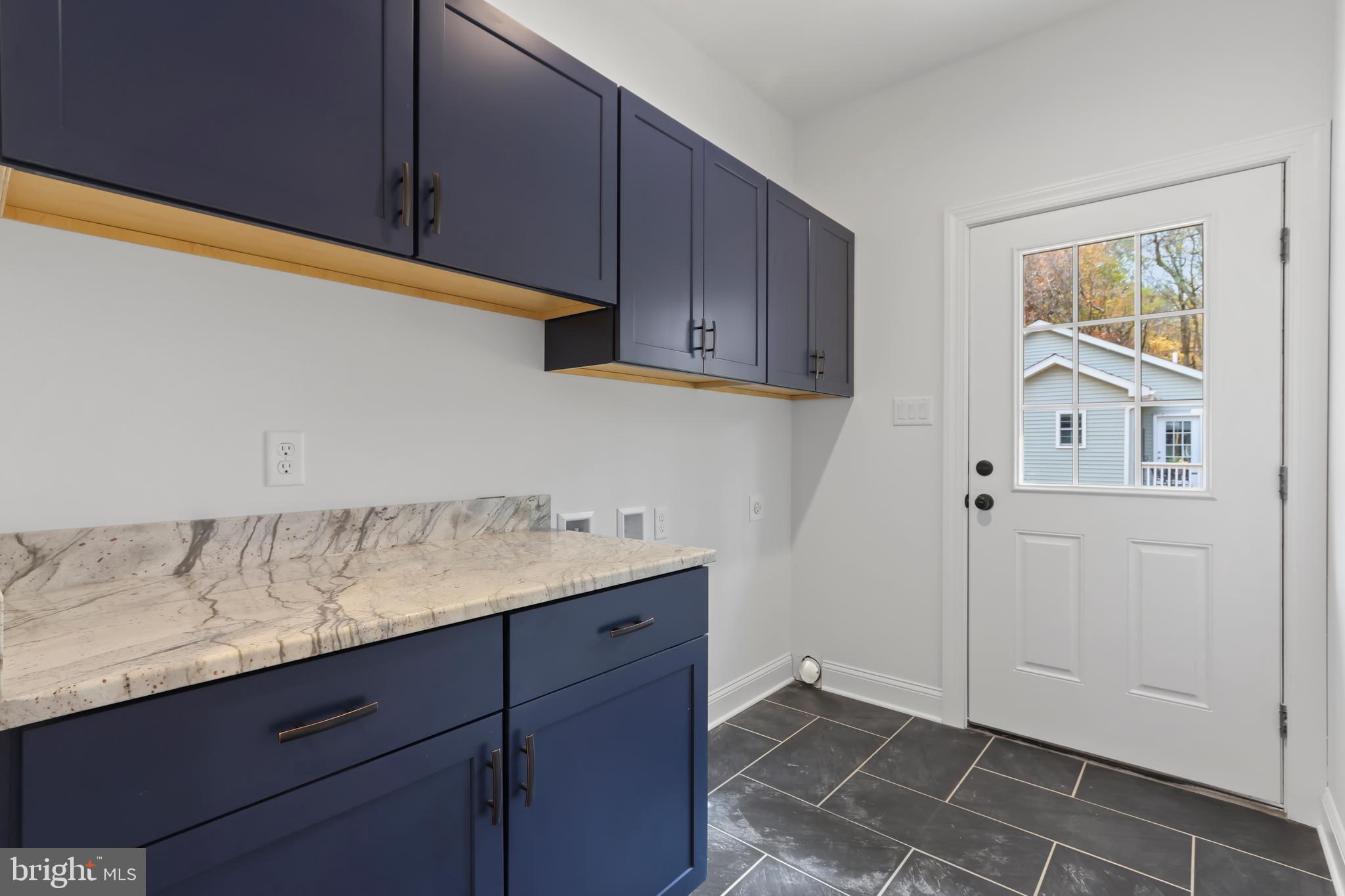 77 PARKER TRAIL