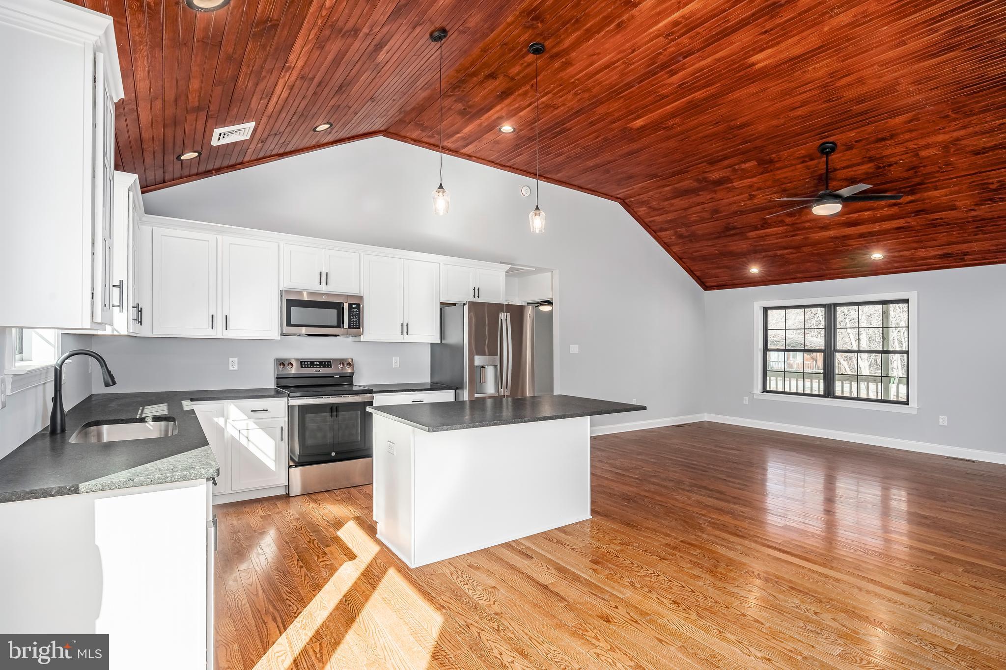 72 MACCAULEY ROAD