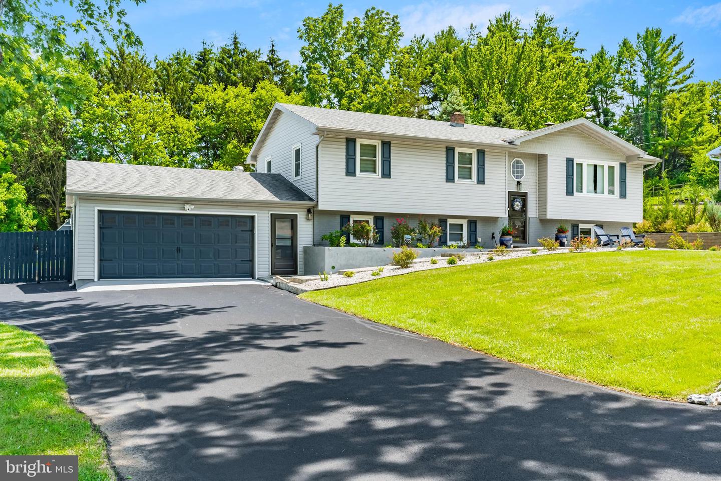 3788 Barberry Rd