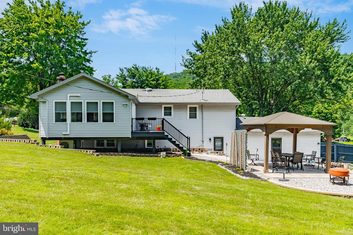 3788 Barberry Rd