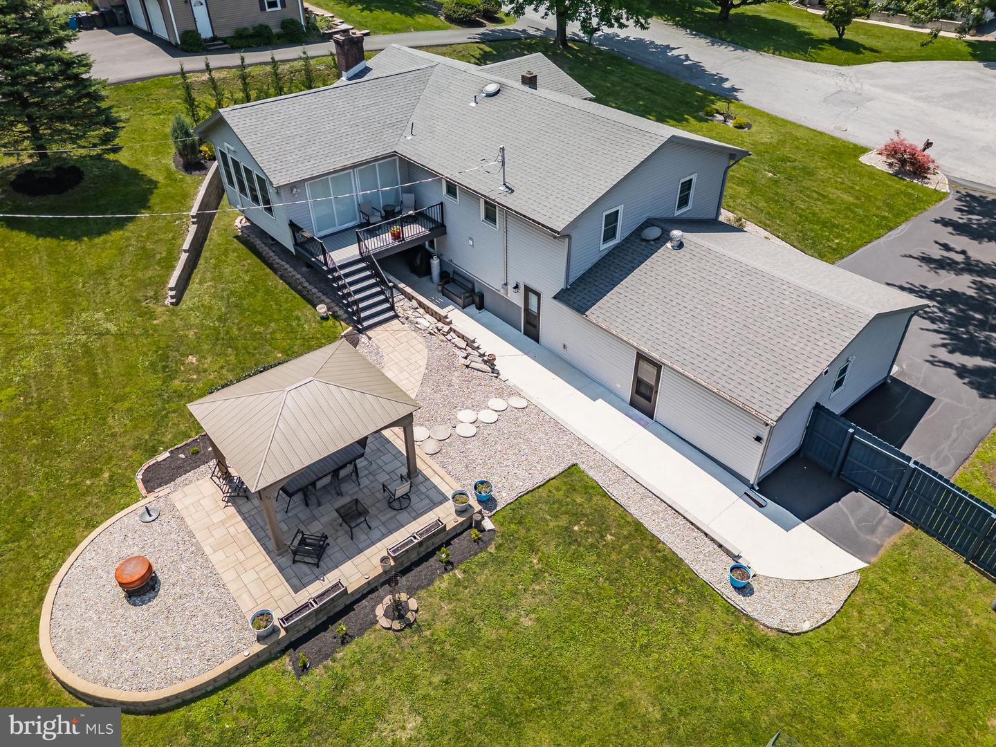 3788 Barberry Rd