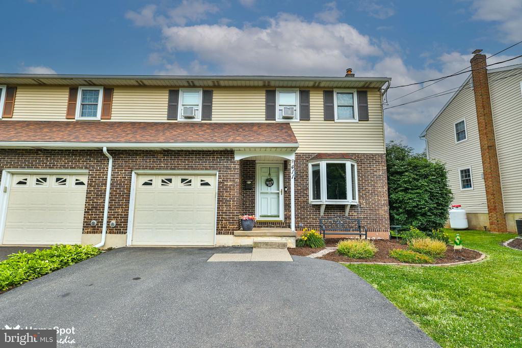 411 E OXFORD STREET