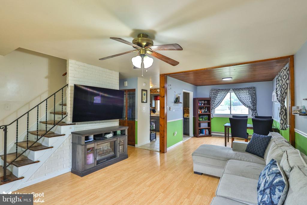411 E OXFORD STREET