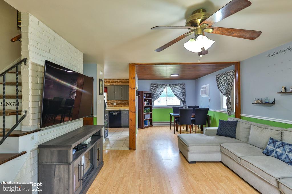 411 E OXFORD STREET