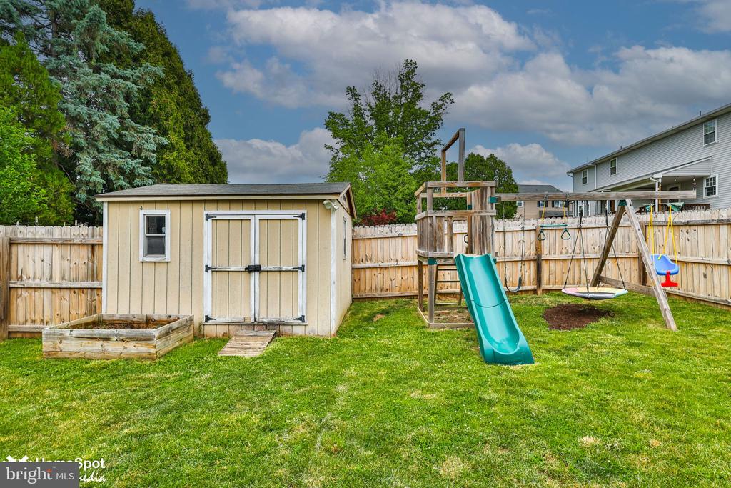 411 E OXFORD STREET